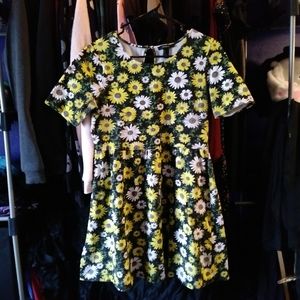 Forever 21 Sunflower Daisy Dress Size Large